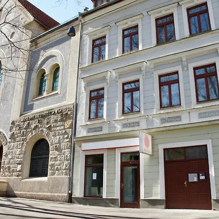 Mild Elephants Hostal Bratislava